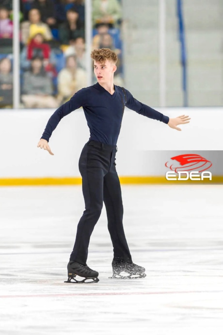 Ice Gallery Skates U.S.